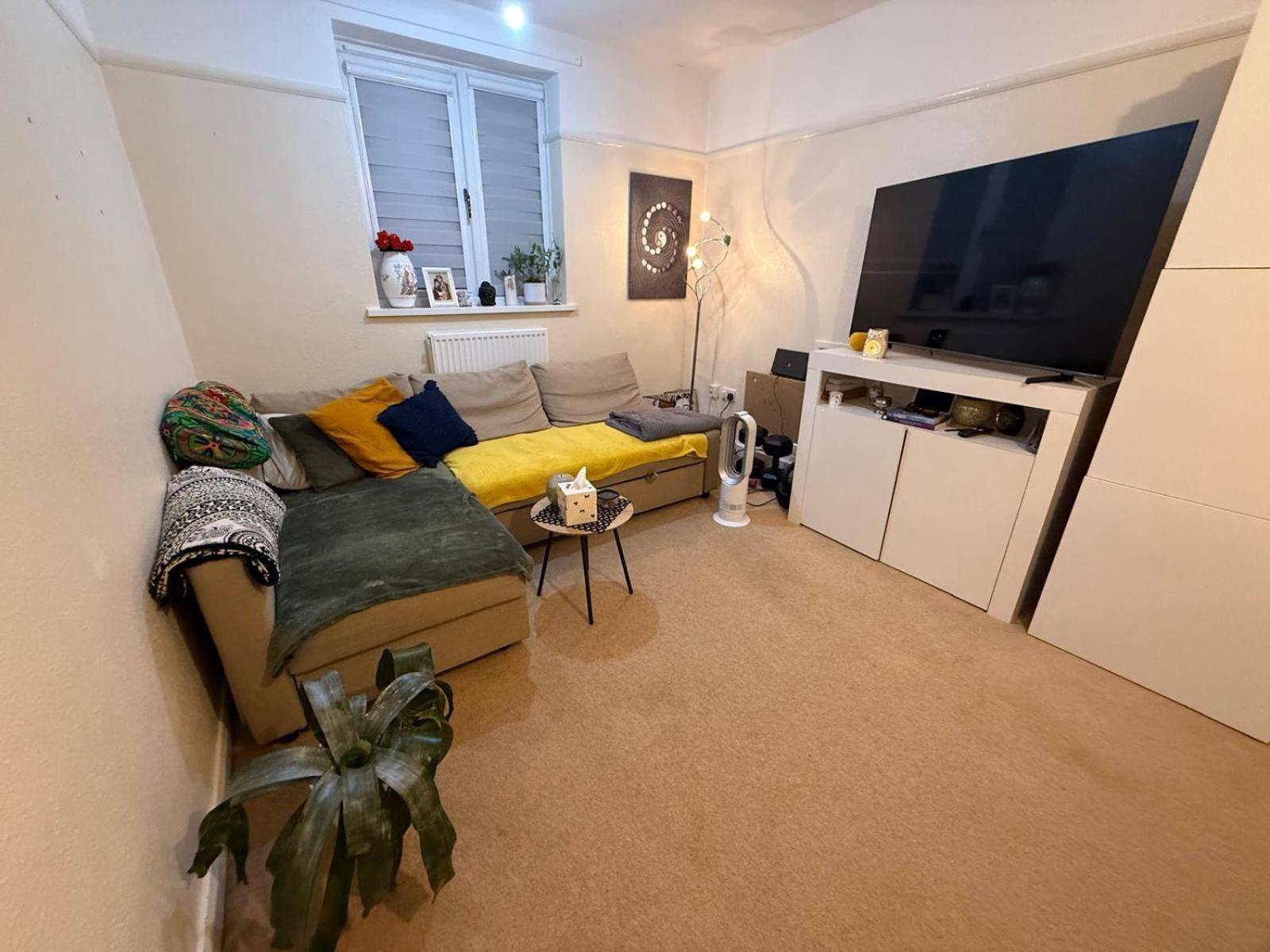 Charming Garden House Pet Friendly Reading