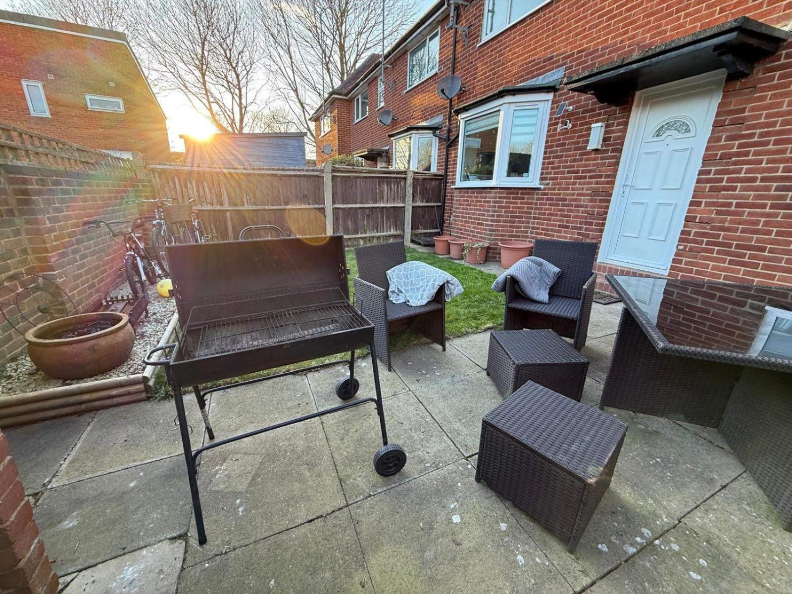 Holiday home Charming Garden House Pet Friendly *