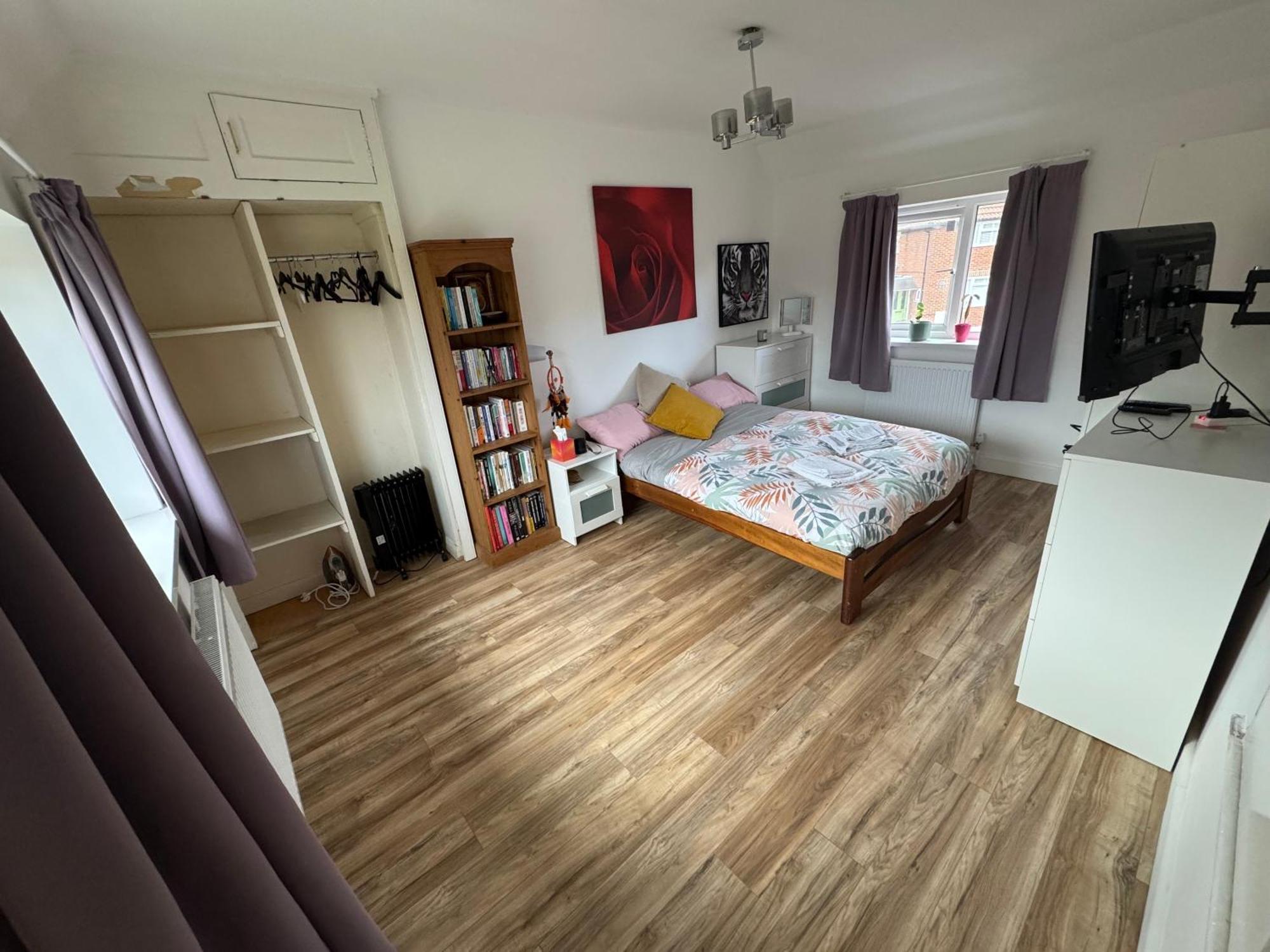 Charming Garden House Pet Friendly Holiday home *