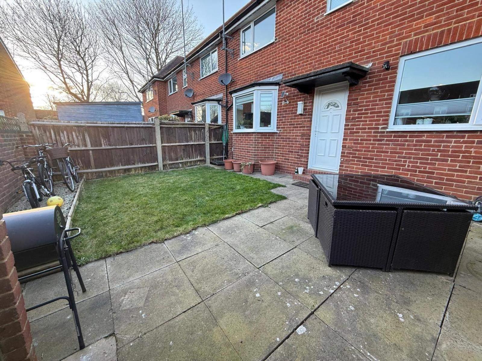 Charming Garden House Pet Friendly